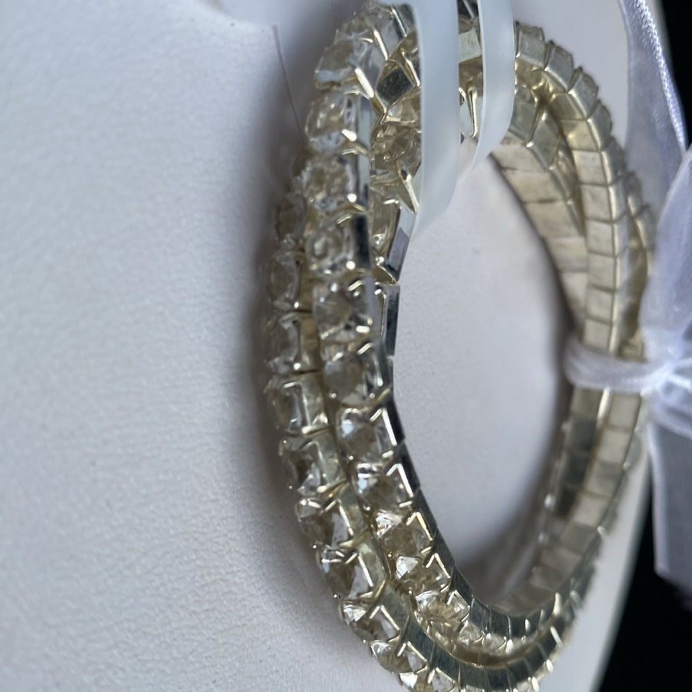 Elegant Silver Bracelet Set - Picture 4 of 4